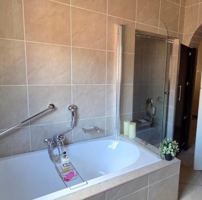 4 Bedroom Property for Sale in Hillcrest Northern Cape